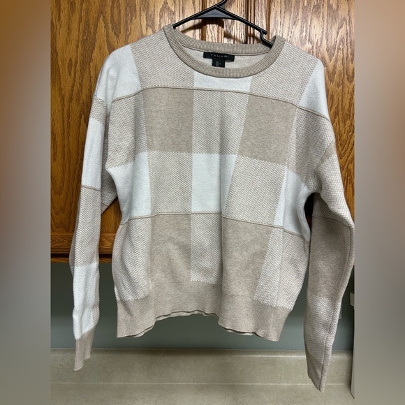 Tahari Tan and White Crew Neck Sweater with Ribbed Cuffs - Picture 1 of 3